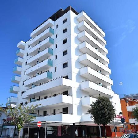 Aparthotel Alessandria Lignano Sabbiadoro Esterno foto