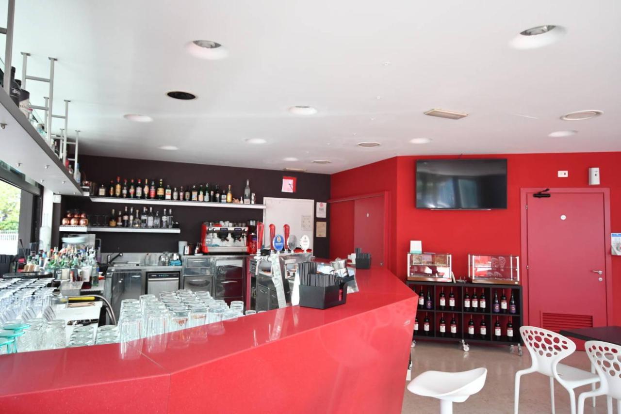 Aparthotel Alessandria Lignano Sabbiadoro Esterno foto