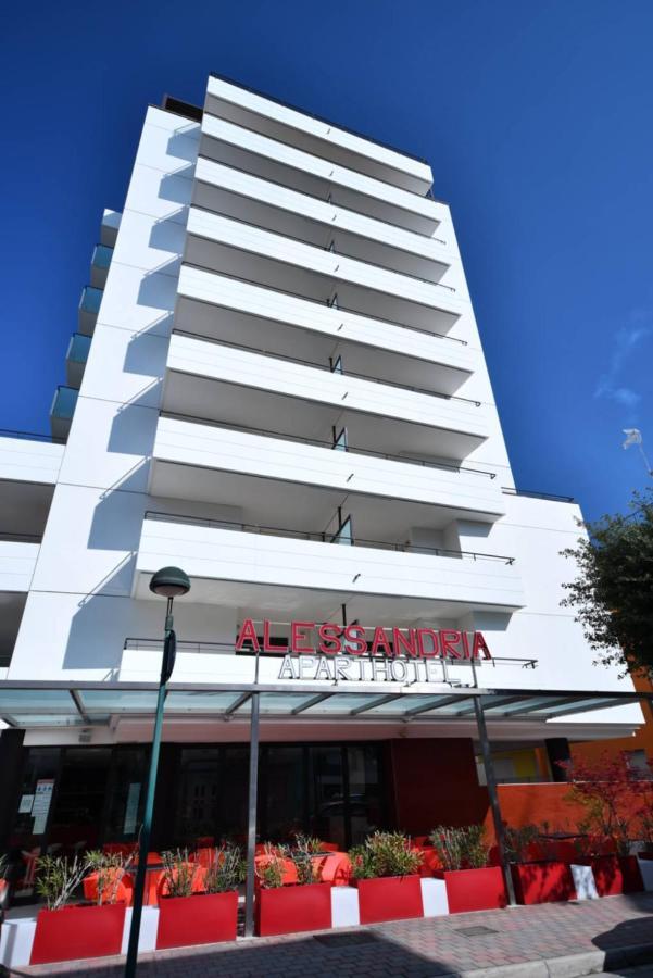Aparthotel Alessandria Lignano Sabbiadoro Esterno foto