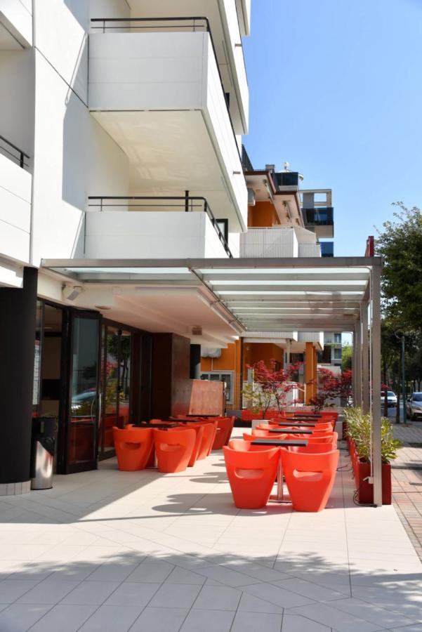 Aparthotel Alessandria Lignano Sabbiadoro Esterno foto