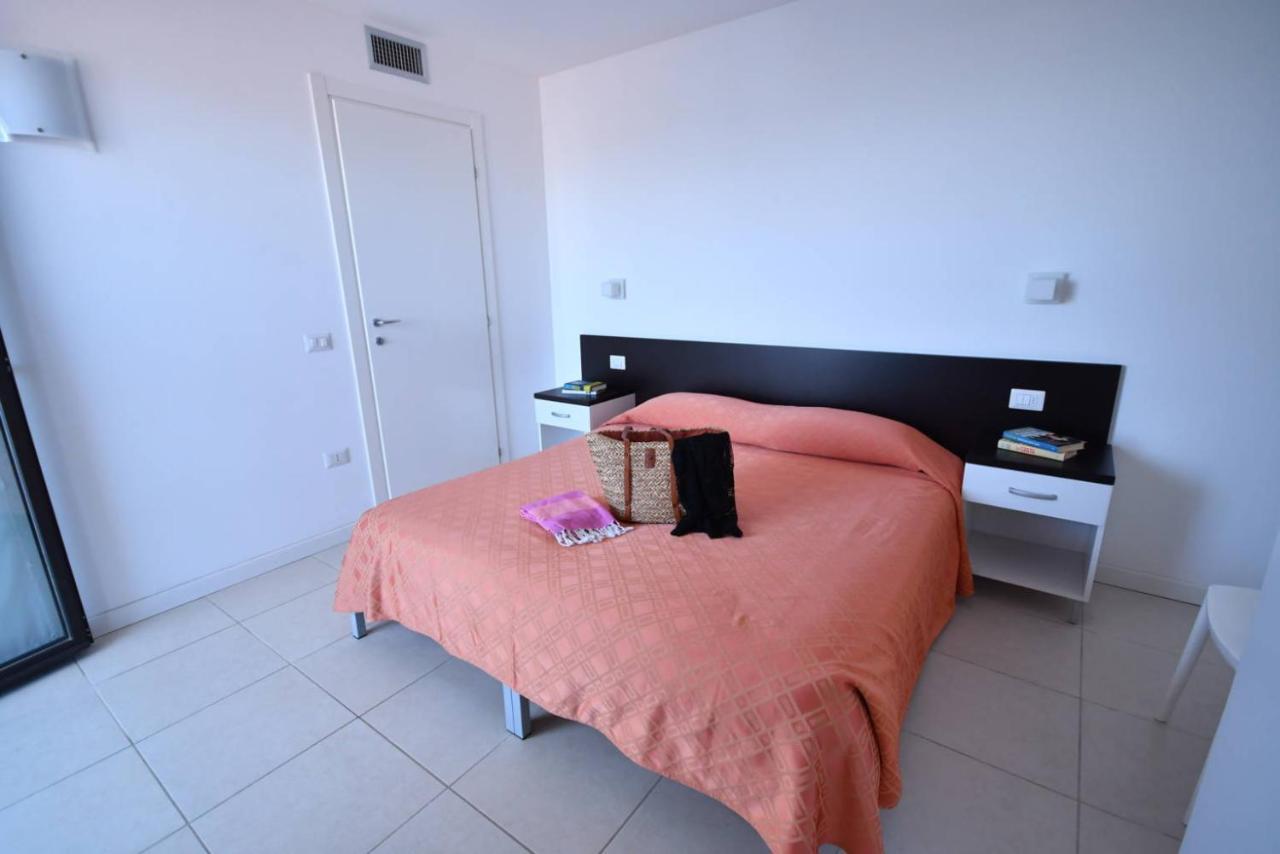 Aparthotel Alessandria Lignano Sabbiadoro Esterno foto