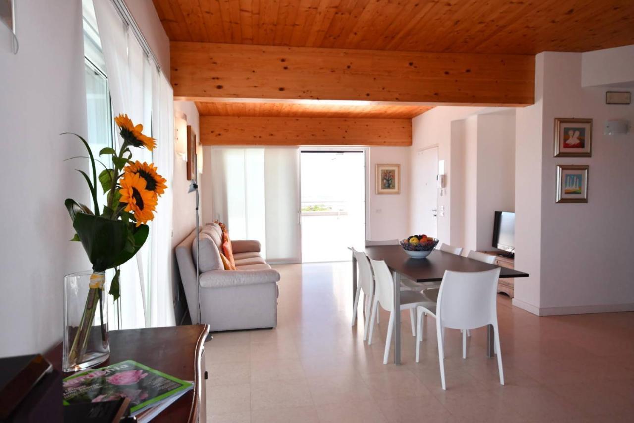 Aparthotel Alessandria Lignano Sabbiadoro Esterno foto