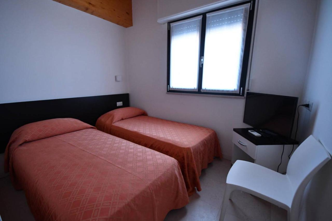 Aparthotel Alessandria Lignano Sabbiadoro Esterno foto