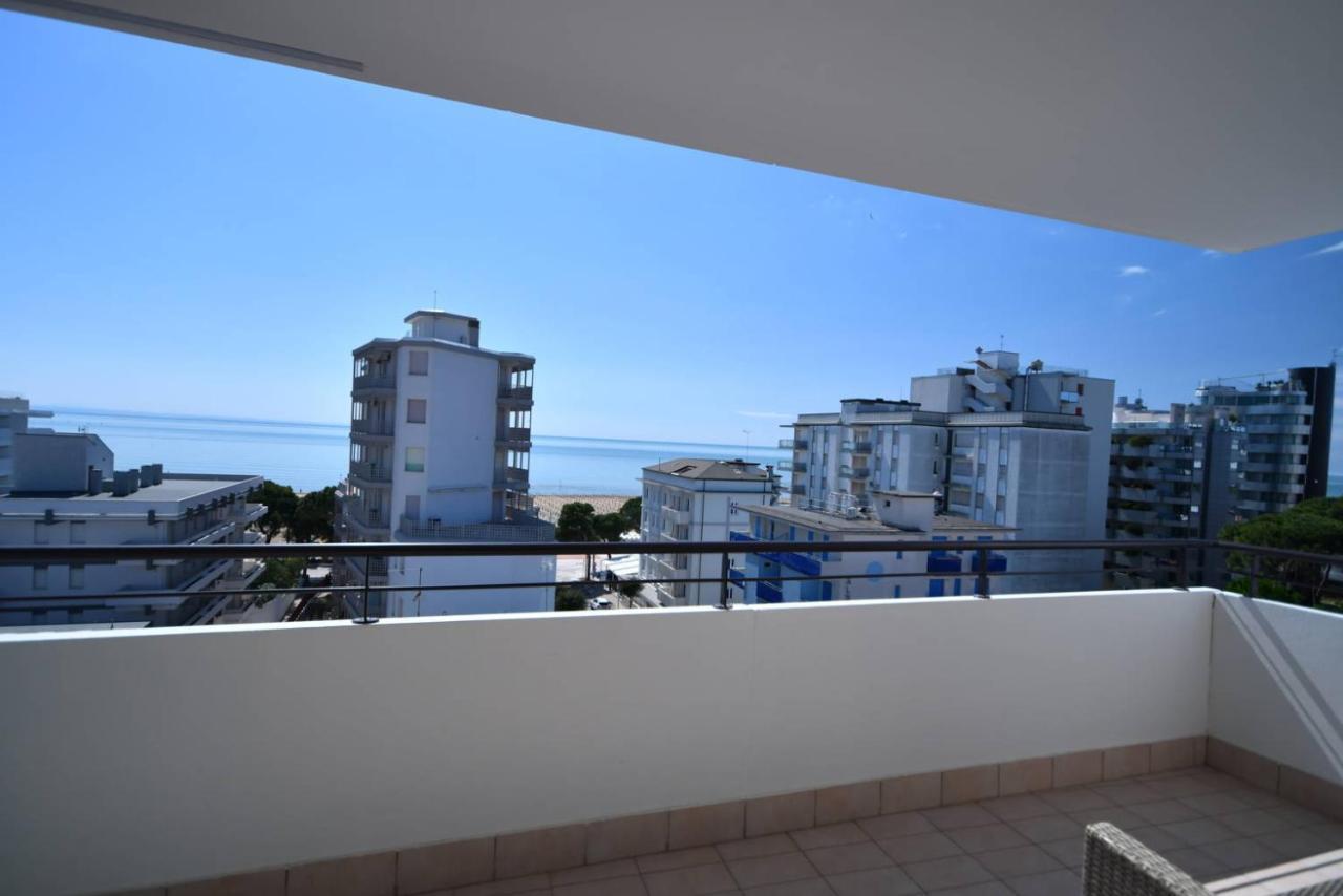 Aparthotel Alessandria Lignano Sabbiadoro Esterno foto