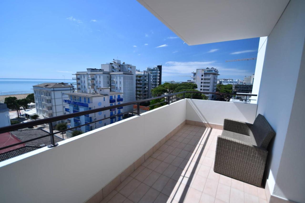 Aparthotel Alessandria Lignano Sabbiadoro Esterno foto