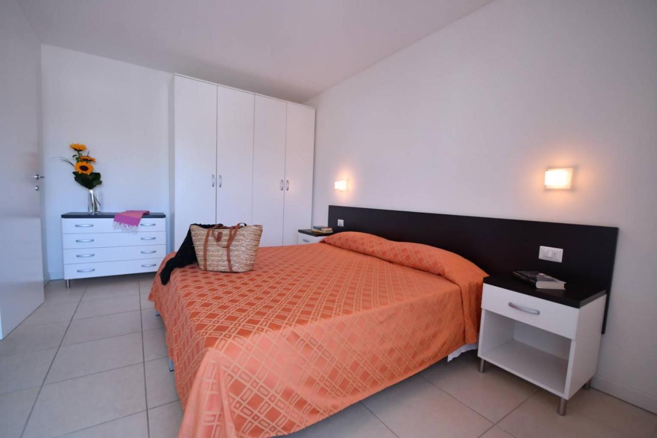 Aparthotel Alessandria Lignano Sabbiadoro Esterno foto