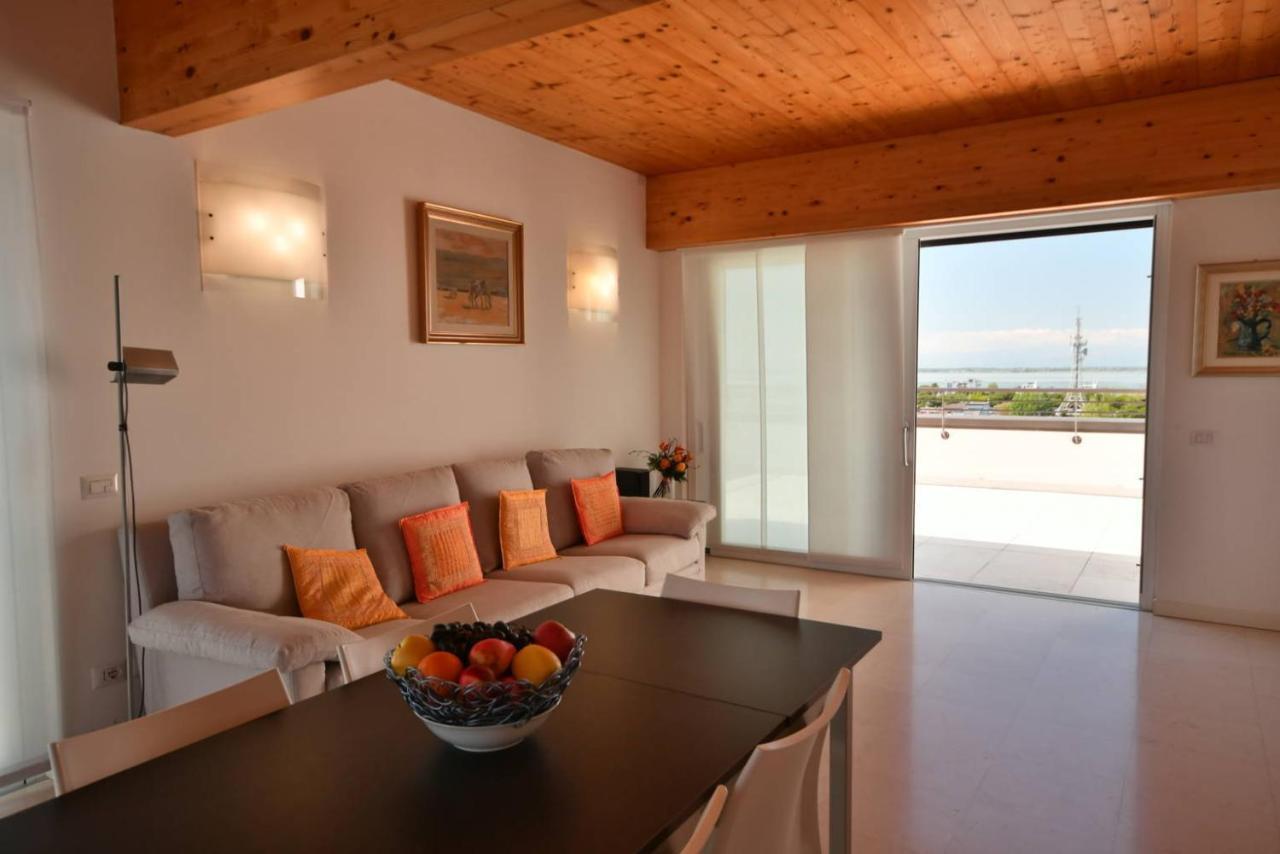 Aparthotel Alessandria Lignano Sabbiadoro Esterno foto