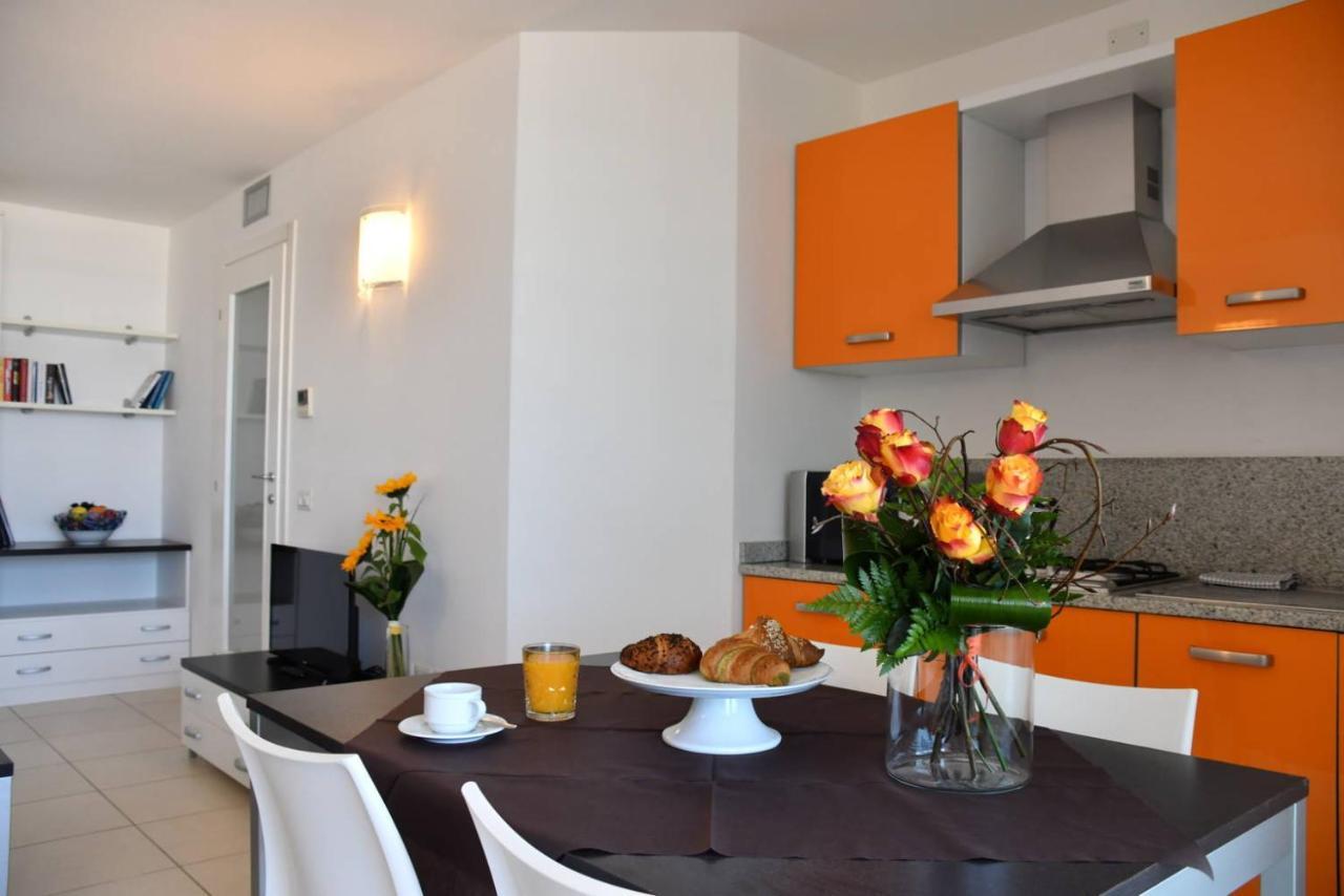 Aparthotel Alessandria Lignano Sabbiadoro Esterno foto
