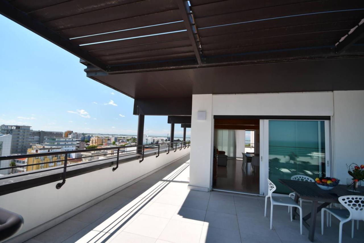 Aparthotel Alessandria Lignano Sabbiadoro Esterno foto