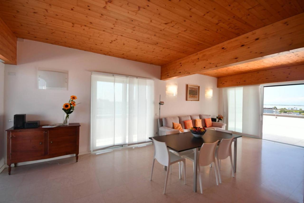 Aparthotel Alessandria Lignano Sabbiadoro Esterno foto