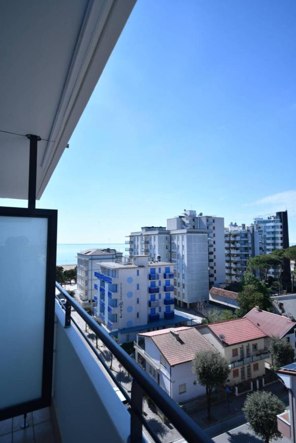 Aparthotel Alessandria Lignano Sabbiadoro Esterno foto